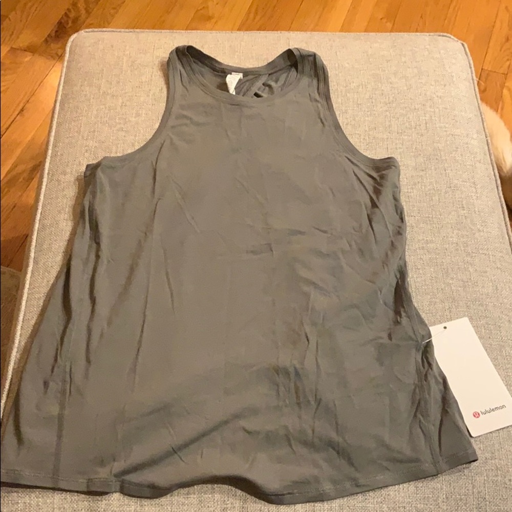 Lululemon open back tank top size 4
